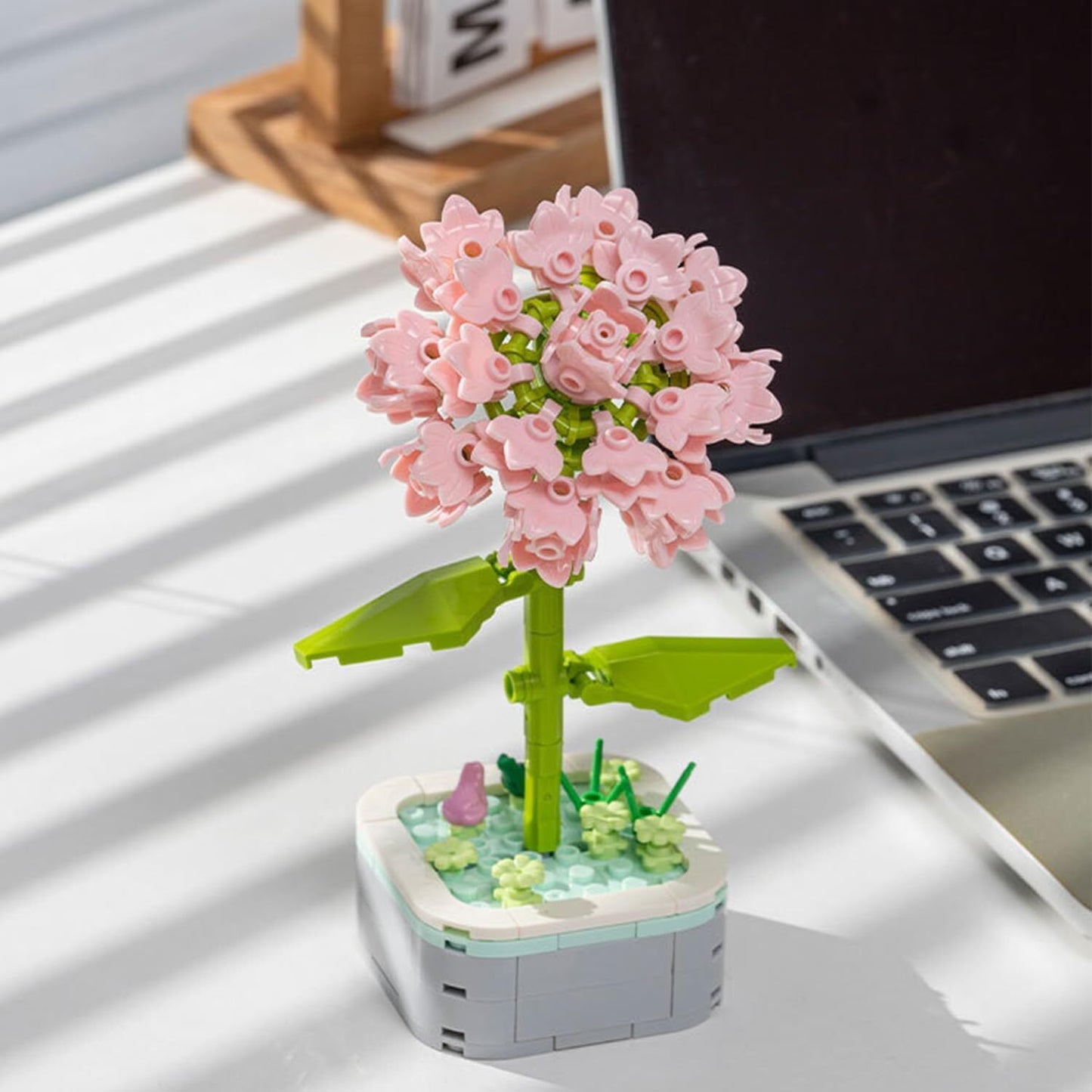 Flower Bouquet Building Set with Base, Pink Carnation Artificial Plant Flowers Building Blocks for Mother's Day gift, Birthday Gifts, Desktop Trinkets