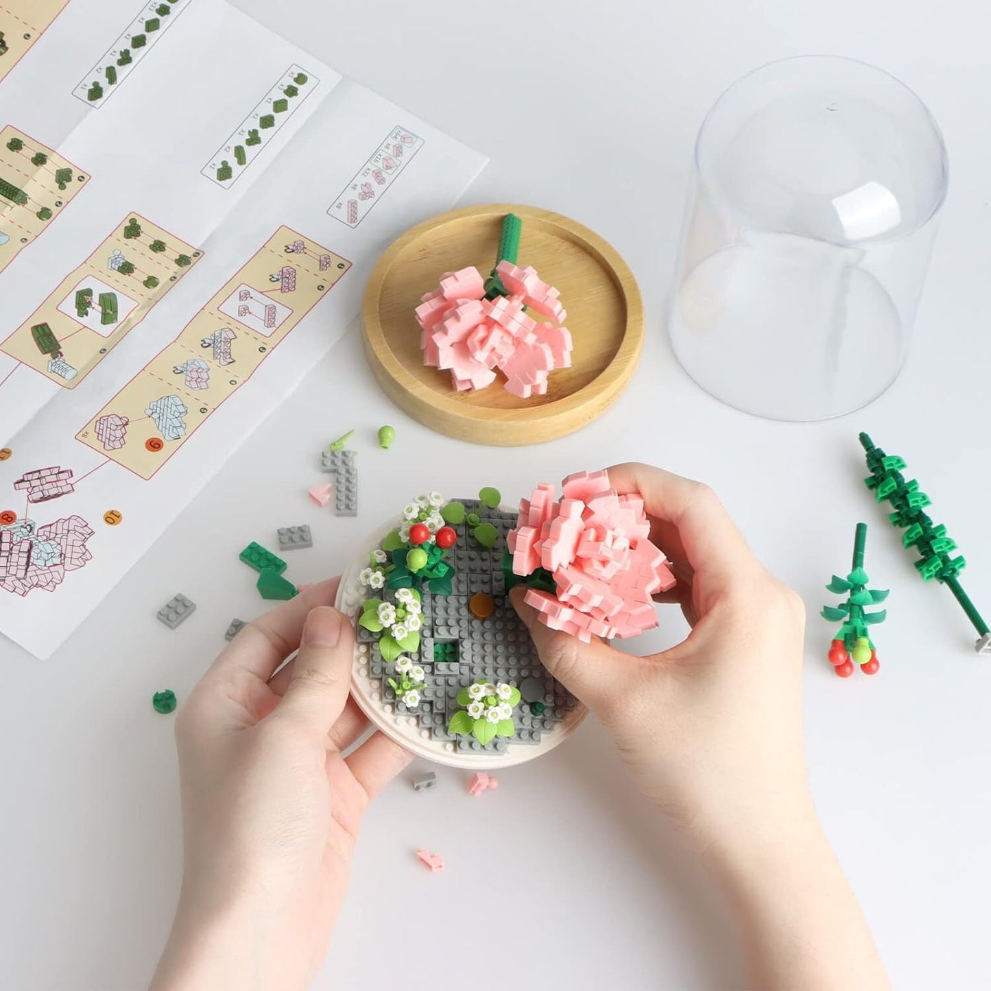 Flower Bouquet Building Kit, Mini Bricks Building Blocks Sets, Forever Decorated Flower with Dust Cover, Gifts for Christmas Gifts, Thanksgiving Gifts for Her Mom Women Girlfriends